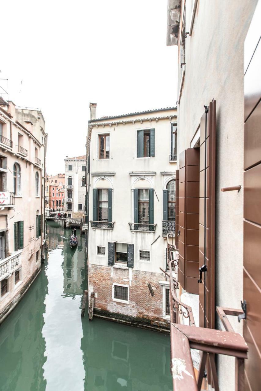 Rialto Canal View Deluxe R&R Apartment Venesia Bagian luar foto