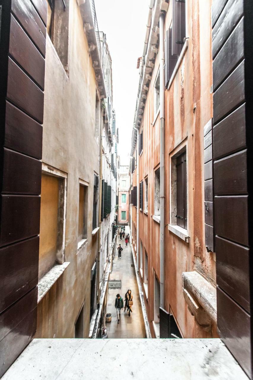 Rialto Canal View Deluxe R&R Apartment Venesia Bagian luar foto